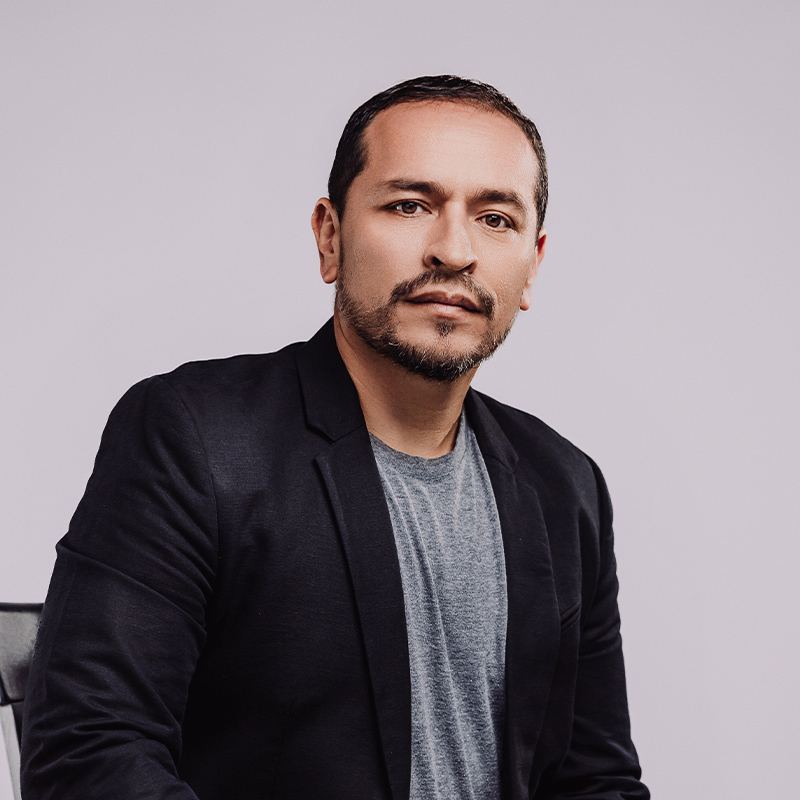 Alexander Porras - Voice over profesional en Costa Rica